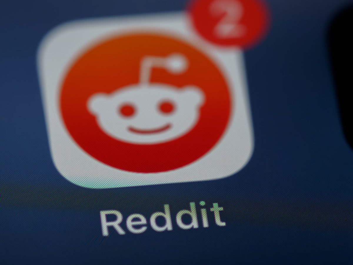 Το Reddit επεκτείνει την αναζήτηση με τεχνητή νοημοσύνη σε πέντε νέες γλώσσες