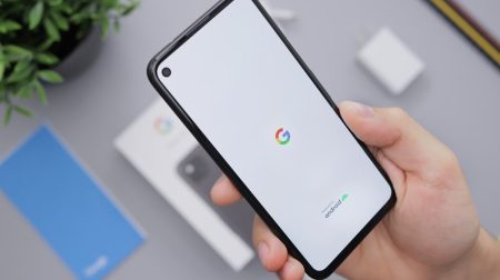 Η Google κάνει την εύρεση παλιών φωτογραφιών πιο γρήγορη με νέα εργαλεία Android 16