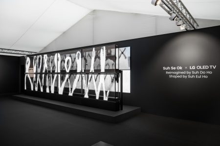Η LG ΚΑΙ Ο ΚΑΛΛΙΤΕΧΝΗΣ DO HO SUH ΠΑΡΟΥΣΙΑΖΟΥΝ ΕΝΤΥΠΩΣΙΑΚΗ ΨΗΦΙΑΚΗ ΤΕΧΝΗ ΣΕ ΔΙΑΦΑΝΗ OLED ΤΗΛΕΟΡΑΣΗ ΣΤΟ FRIEZE LONDON. –