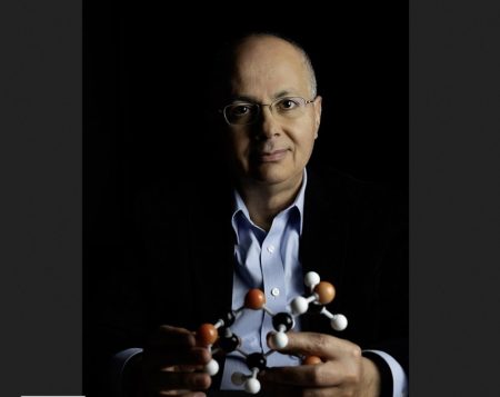 Ο Παλαιστίνιος πρόσφυγας που βραβεύτηκε με το Νόμπελ Χημείας: Ο Όμαρ Γιάγκι εξυμνεί τη «δύναμη» της επιστήμης στην υπηρεσία των ίσων ευκαιριών