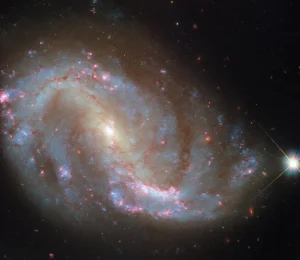 Το Hubble καταγράφει έναν εκθαμβωτικό σπειροειδή γαλαξία ζωντανό με γέννηση και καταστροφή