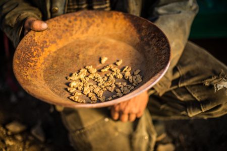 Ήρωες του Ανατολικού Λιμένα και Ο χρυσός του Γιούκον στο Viasat Explore –