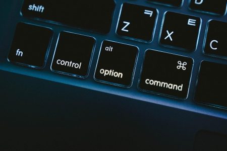Τα MacBook Pro με οθόνη αφής και τεχνολογία OLED έρχονται την επόμενη χρονιά «με πολύ πιο υψηλή τιμή» – Macbook
