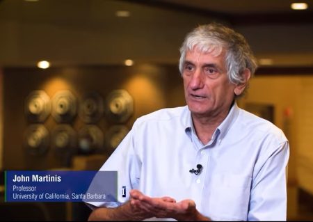 Ο νομπελίστας φυσικός με το “ελληνικό όνομα”: Ποιος είναι ο John M. Martinis που τιμήθηκε με Νόμπελ για την κβαντική επανάσταση