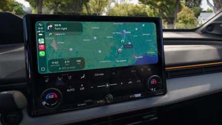 Τα Toyota BEV αποκτούν υποστήριξη για τη δρομολόγηση EV Maps της Apple