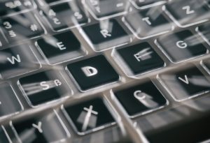 «Σοκ! Δύο στους τρεις Έλληνες αποκαλύπτουν: Το 5G αλλάζει τα πάντα στην ψηφιακή μας ζωή!»