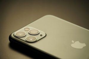 Η Apple αναπτύσσει θήκες αφής για το iPhone Pro