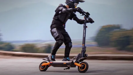 πατίνι που «ξεπουλάει» με 2000W, 60 km/h και τιμή σοκ!