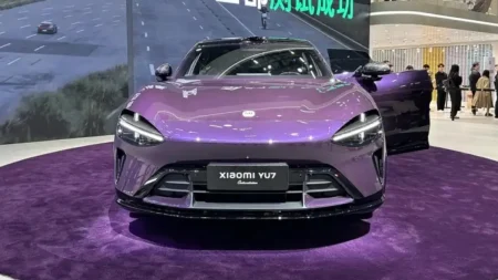 «Η Tesla Σοκάρει: Νέα Έκδοση Model Y σε Εκθαμβωτικό Crystal Purple Διαθέσιμη Ξαφνικά!»