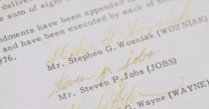 Αυτό φαίνεται να είναι το πιο ακριβό συλλεκτικό κομμάτι της Apple που πουλήθηκε ποτέ Αυτό φαίνεται να είναι το πιο ακριβό συλλεκτικό κομμάτι της Apple που πουλήθηκε ποτέ