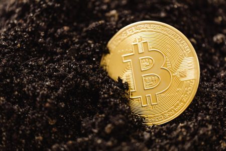Η Συναρπαστική Ανάκαμψη των Crypto: Bitcoin στα $106.000 με Γεύση Αμερικής!