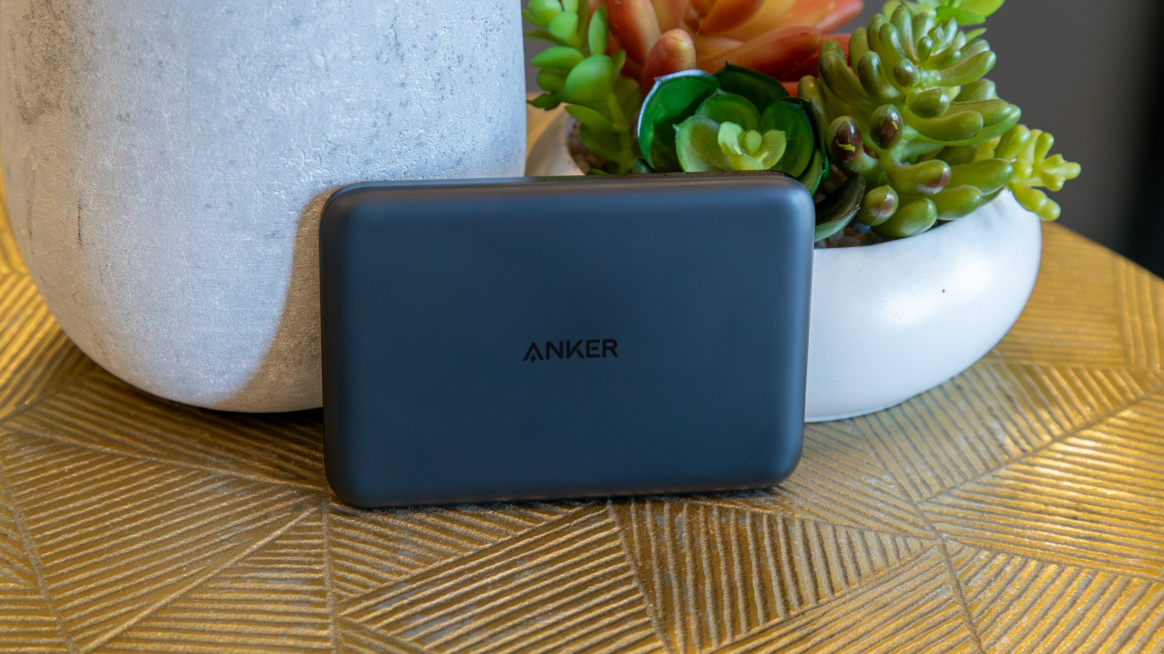 Το Anker MagGo Power Bank 5K