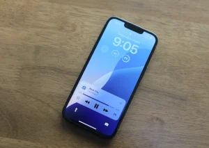 Η Apple φέρεται να σχεδιάζει φιλόδοξες λειτουργίες iPhone με δορυφορική ενέργεια