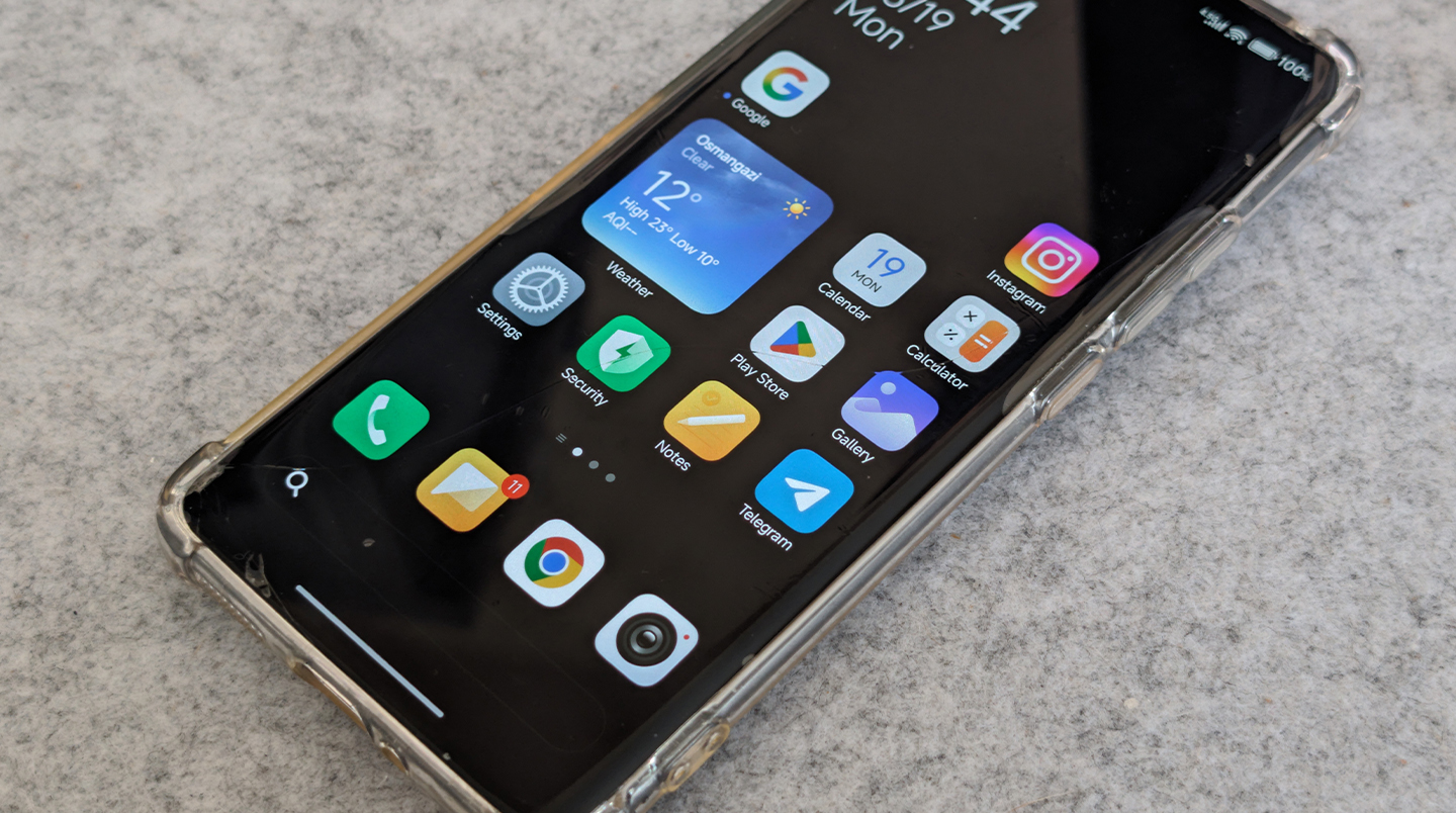 Η χρήση θεμάτων στο Xiaomi επηρεάζει τη διάρκεια ζωής της μπαταρίας; 2 Μαύρη ταπετσαρία