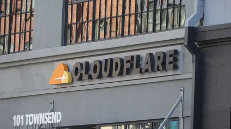 Η Cloudflare κατηγορεί τη μαζική διακοπή του Διαδικτύου στο «λανθάνον σφάλμα»