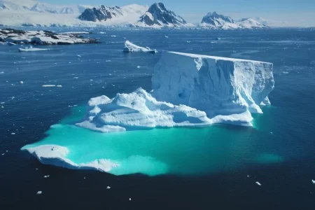 Σοκαρισμένοι οι επιστήμονες καθώς ο παγετώνας της Ανταρκτικής καταρρέει σε χρόνο ρεκόρ