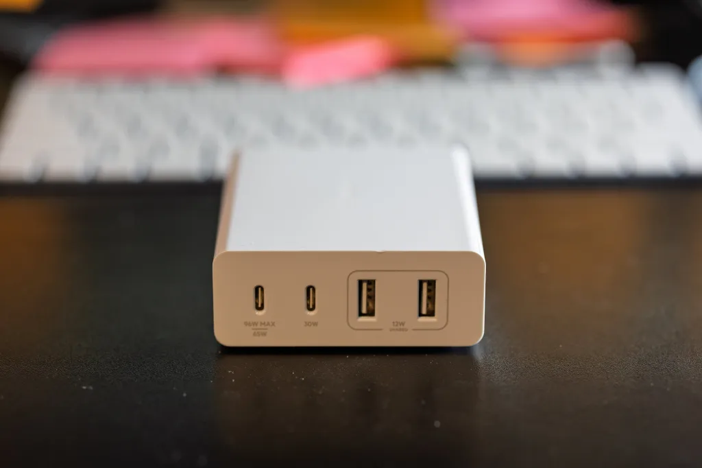 Πραγματικά με τις τελευταίες βάσεις MagSafe της Belkin, εξοπλισμό φόρτισης, power banks και άλλα [U]