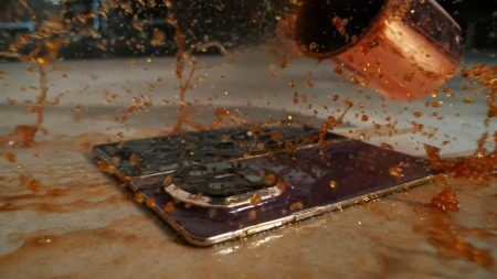 Η ανθεκτική κατασκευή Huawei Mate X7 εκπλήσσει με τη δοκιμή ζεστού νερού στους 80°C