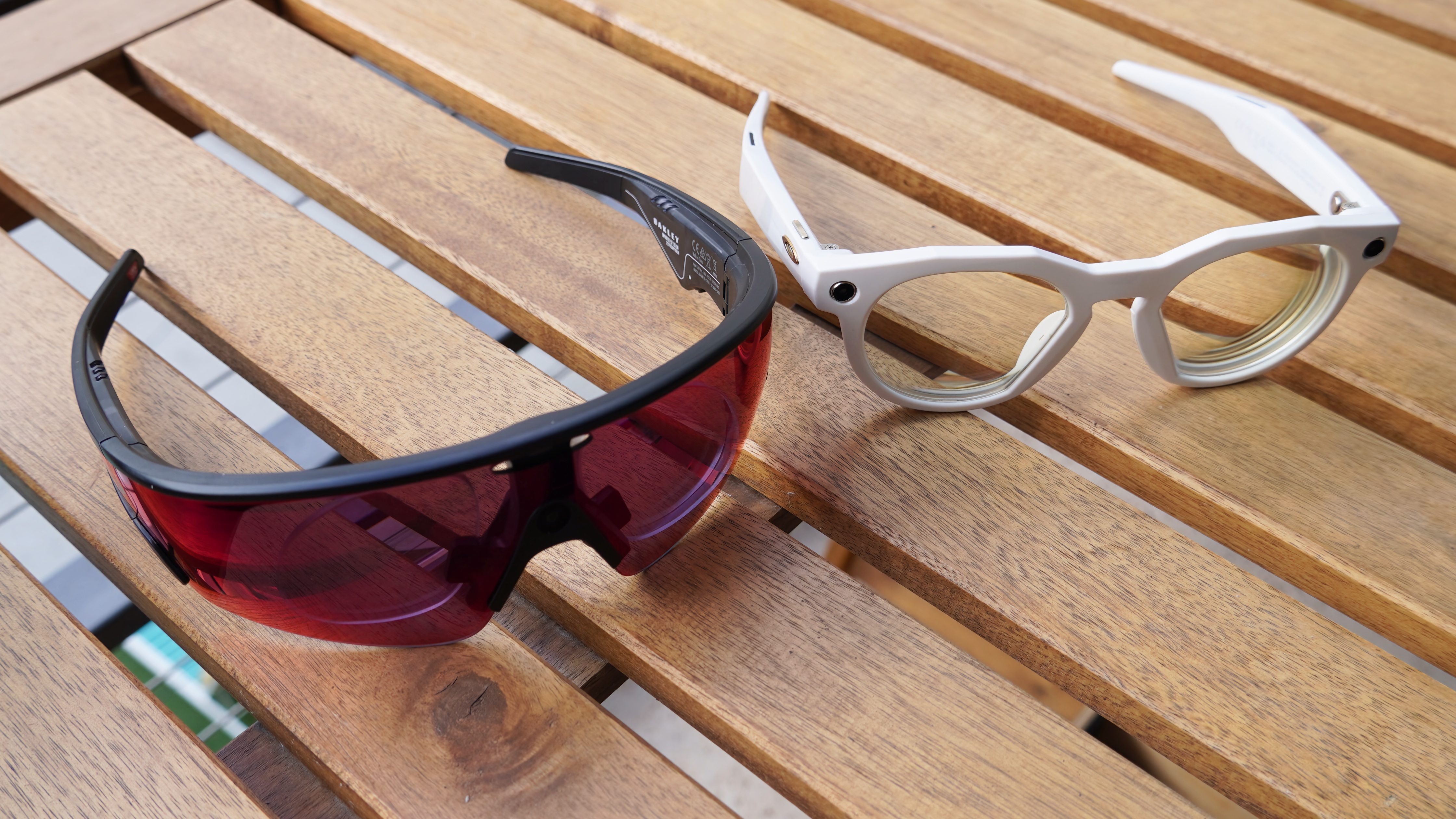 Έξυπνα γυαλιά Oakley Meta Vanguard με ένθετα συνταγής.