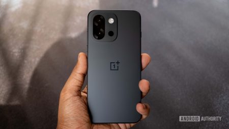 Αυτή η ναυαρχίδα του OnePlus που διέρρευσε φαίνεται καλύτερο στοίχημα από το OnePlus 15