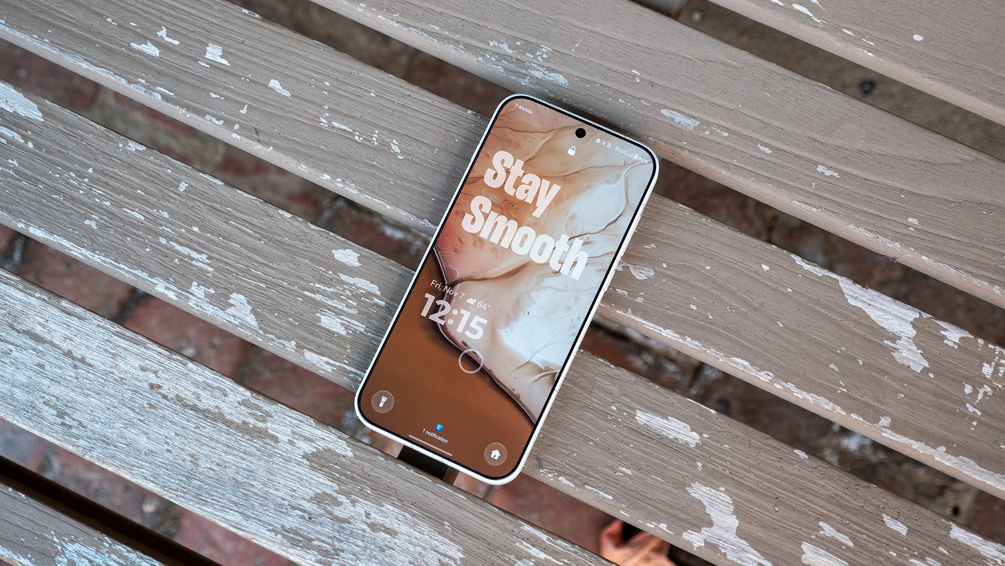 A themed lockscreen using the OnePlus 15's built-in Flux Themes engine