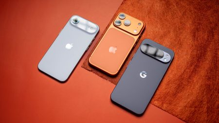 Υπάρχουν πολλά να αρέσουν στα πιο πρόσφατα τηλέφωνα της Google και της Samsung, αλλά μετά την κυκλοφορία του iPhone 17, ελπίζω πραγματικά το Galaxy S26 και το Pixel 11 να ακολουθήσουν το παράδειγμα της Apple και να κάνουν αυτή τη βασική αλλαγή
