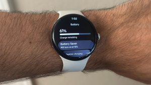 Η Google λέει ότι το Pixel Watch 4 θα πρέπει να διαρκέσει «έως και 40 ώρες», γι’ αυτό πέρασα το μοντέλο 45 χιλιοστών μέσω πραγματικών δοκιμών μπαταρίας, εξερευνώντας GPS διπλής ζώνης, κινητής τηλεφωνίας, ροής και πολλά άλλα. Δεν είσαι έτοιμος για το πόσο καλό είναι