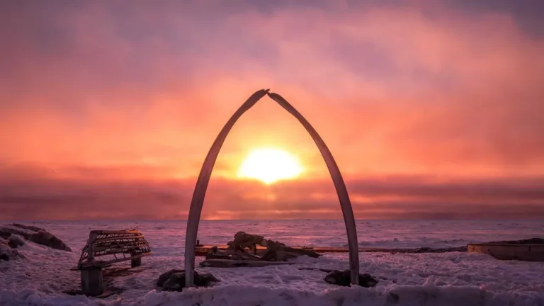Αλάσκα: Η Σκοτεινή Στιγμή Όταν Ο Ήλιος Δύει Ποτέ Ξανά!