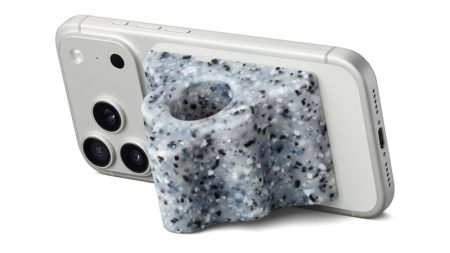 Η Apple παρουσιάζει δεύτερο limited-edition αξεσουάρ για iPhone μέσα σε έναν μήνα