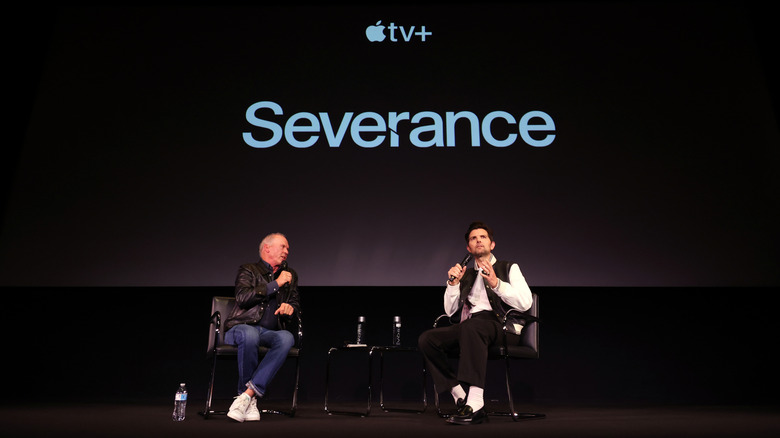Ο Άνταμ Σκοτ ​​σε ειδική προβολή του «Severance»
