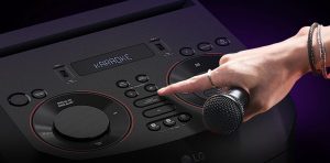 Αυτά τα Χριστούγεννα, κάνε το σπίτι σου να ηχεί με το καραόκε LG XBOOM – η γιορτή ξεκινά εδώ!