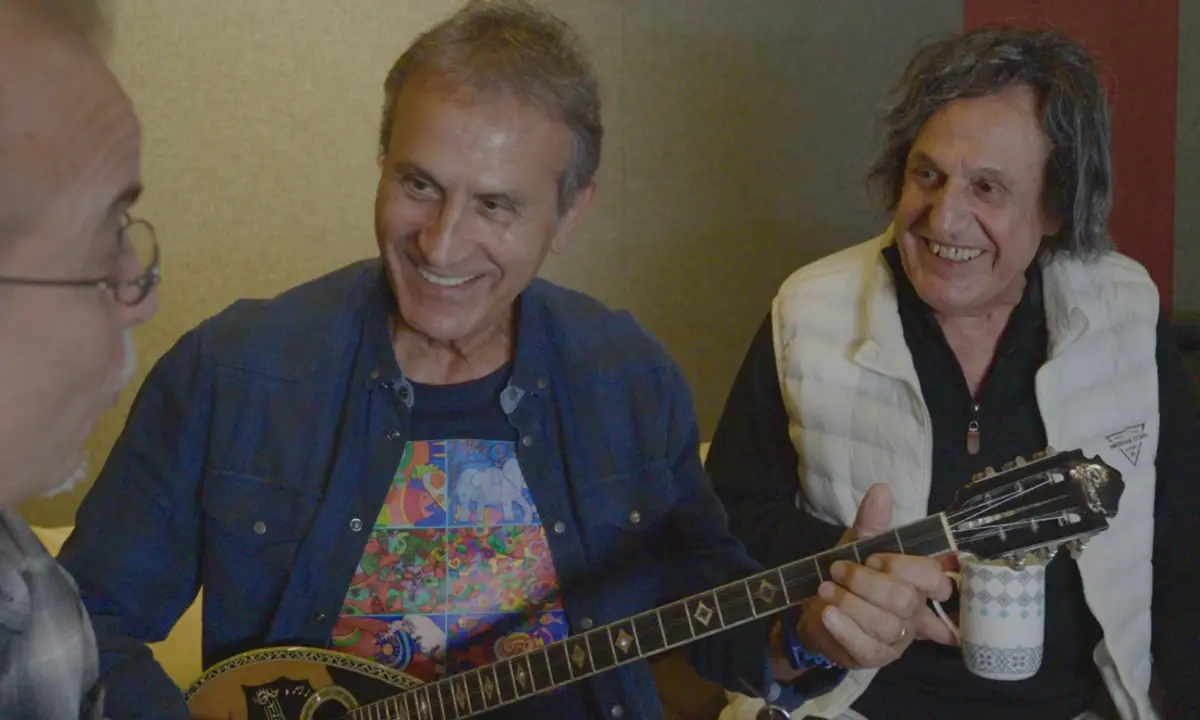 Ο Γιώργος Νταλάρας και ο Βασίλης Παπακωνσταντίνου μαζί στο στούντιο!