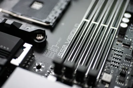 «Σοκ! Τεχνητή Νοημοσύνη εκτινάσσει τις τιμές της RAM έως 110% μέσα σε λίγες εβδομάδες!» «Σοκ! Τεχνητή Νοημοσύνη εκτινάσσει τις τιμές της RAM έως 110% μέσα σε λίγες εβδομάδες!»