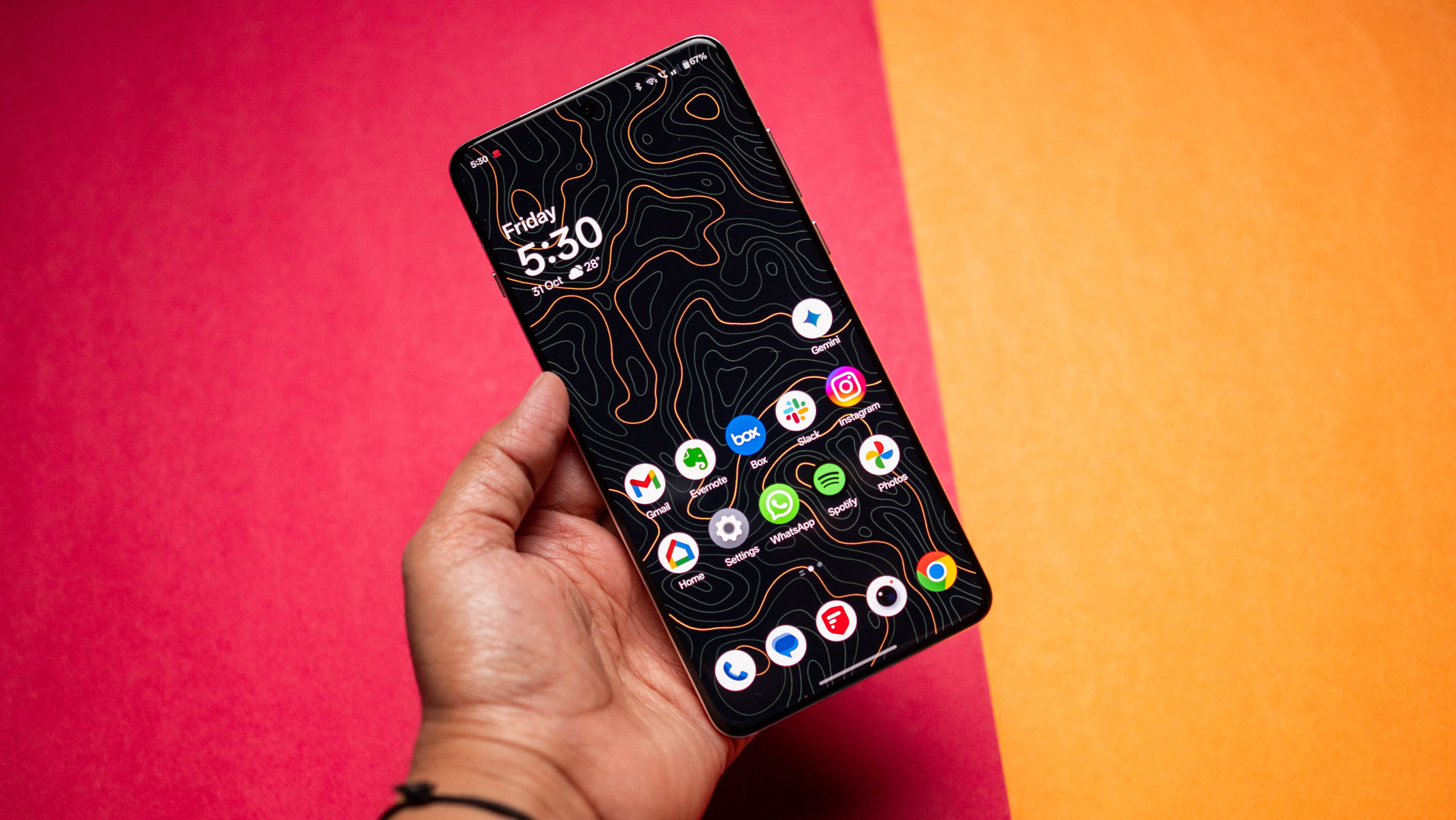 Δοκιμές OnePlus 13 ένα χρόνο αργότερα