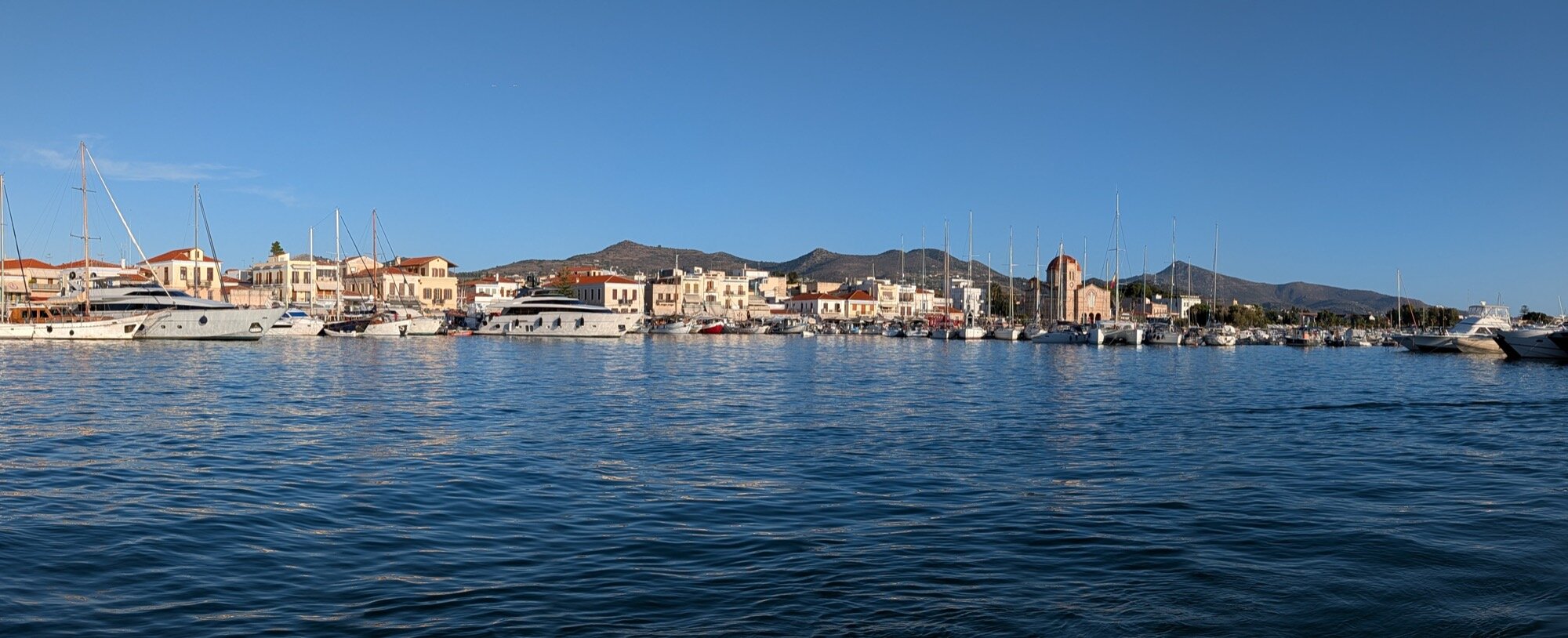 google pixel 10 pro xl panorama aegina port 1