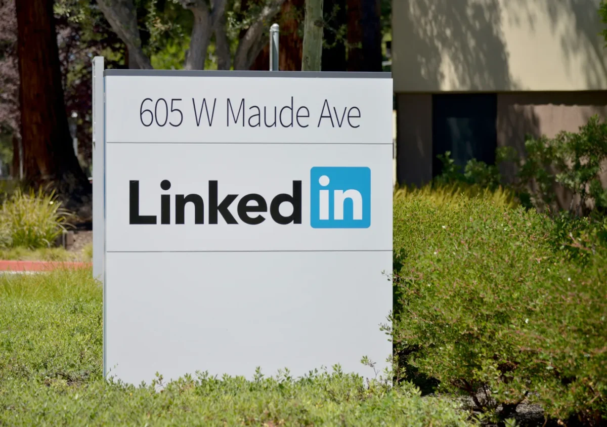 Security Bite: Το LinkedIn χρησιμοποιεί τώρα τις ταπεινές αναρτήσεις και τα επιτεύγματά σας για να εκπαιδεύσει μοντέλα AI, πώς να εξαιρεθείτε