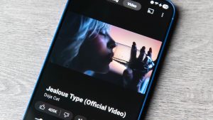 Το YouTube Music μπορεί επιτέλους να διορθώσει τον μεγαλύτερο πονοκέφαλο του playlist για μεγάλο χρονικό διάστημα