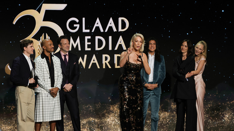 Το καστ του Ted Lasso που δέχεται βραβείο