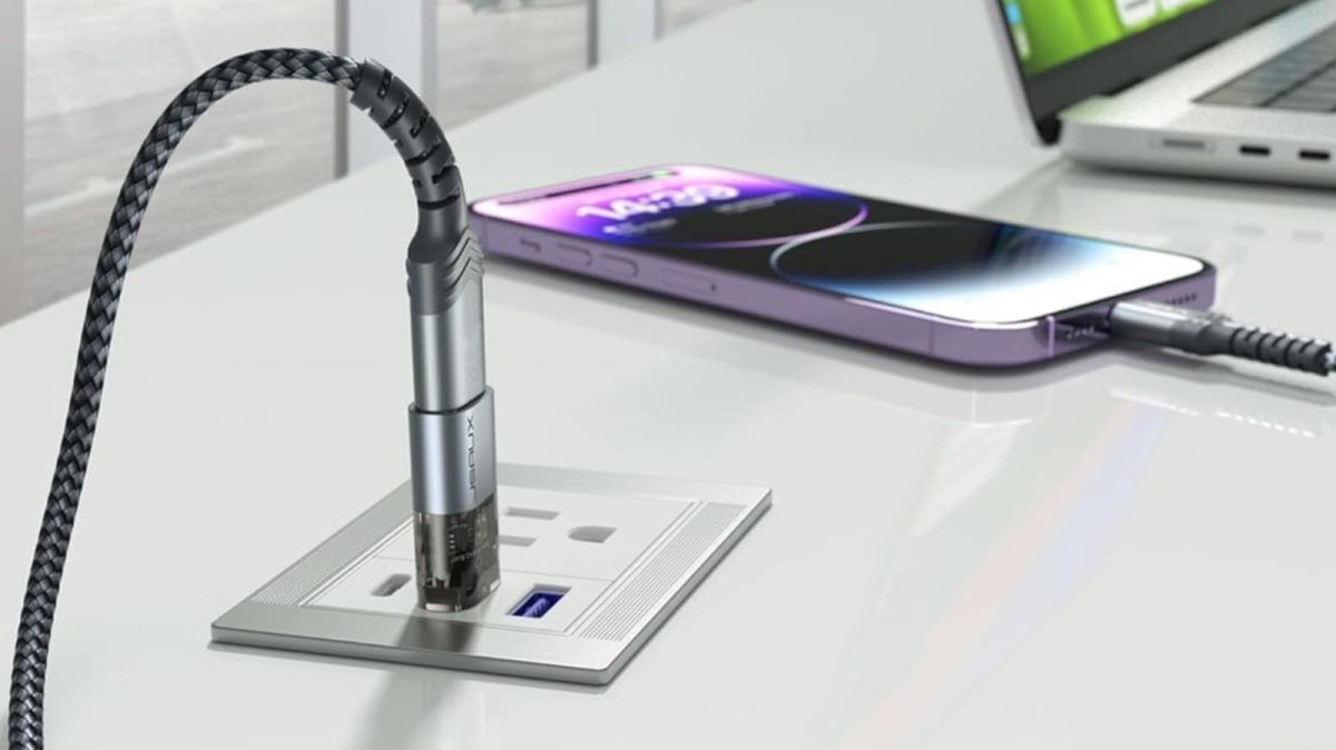 Χρησιμοποιήστε τις δημόσιες θύρες φόρτισης USB με ασφάλεια με αυτό το αξεσουάρ $10