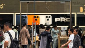 Είναι Νοέμβριος και το βασικό iPhone 17 είναι ακόμα εξαντλημένο