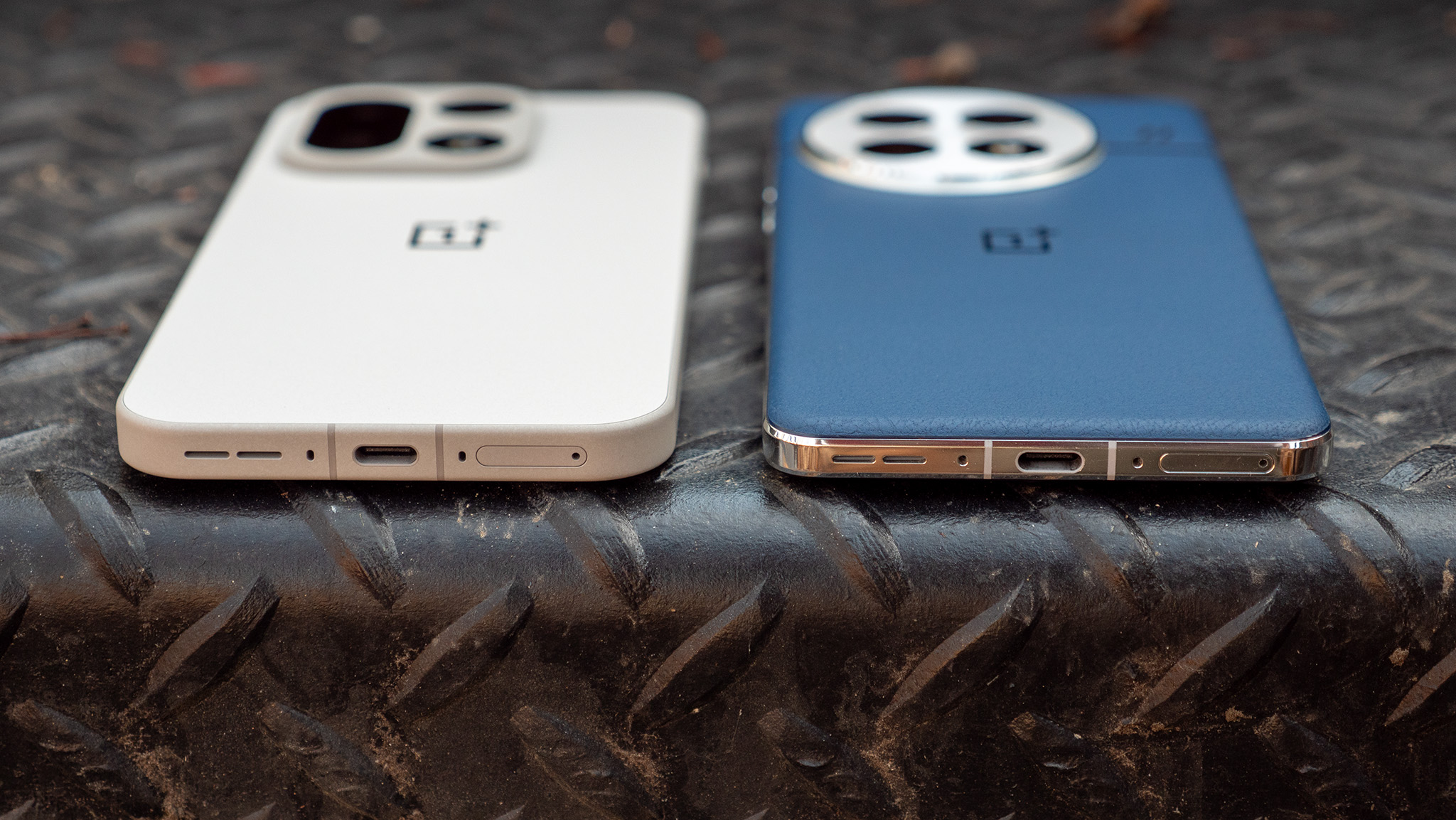 Συγκρίνοντας το υλικό του OnePlus 13 και του OnePlus 15