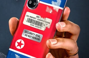 Αποκαλύπτεται για πρώτη φορά το μυστηριώδες smartphone που πωλείται στη Β. Κορέα – Δείτε τι έχει μέσα!