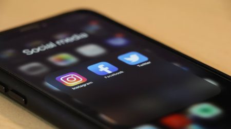 Social Media Tech Arsenal: Αξιοποιώντας την τεχνητή νοημοσύνη και τα έξυπνα εργαλεία όπως το Viplikes για κυριαρχία