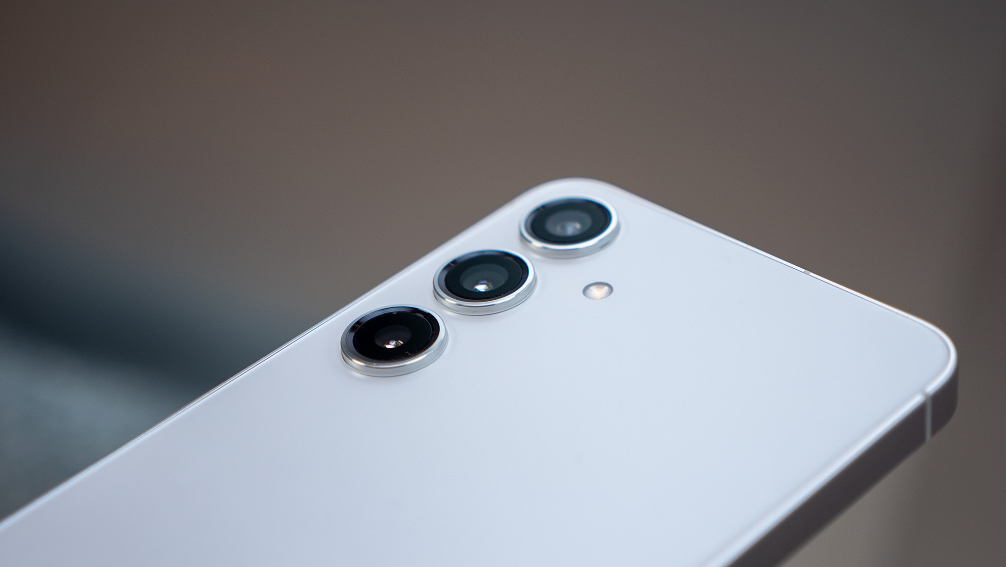 Πραγματικά με το μικρότερο Samsung Galaxy S24