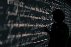 Το AI αντικατοπτρίζει την επεξεργασία του εγκεφάλου και αλλάζει αθόρυβα το ανθρώπινο λεξιλόγιο Το AI αντικατοπτρίζει την επεξεργασία του εγκεφάλου και αλλάζει αθόρυβα το ανθρώπινο λεξιλόγιο