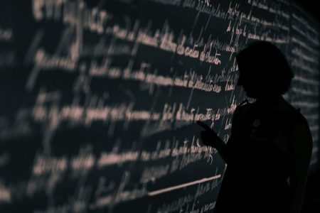 Το AI αντικατοπτρίζει την επεξεργασία του εγκεφάλου και αλλάζει αθόρυβα το ανθρώπινο λεξιλόγιο Το AI αντικατοπτρίζει την επεξεργασία του εγκεφάλου και αλλάζει αθόρυβα το ανθρώπινο λεξιλόγιο