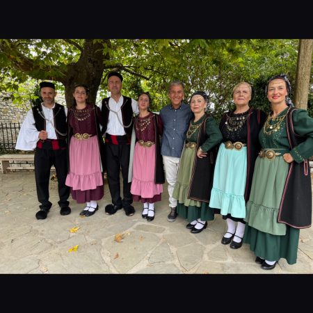 «Ανακαλύψτε τη Μαγευτική Κυριακή στο Χωριό Ξανά: Χουλιαράδες Κλέβουν την Παράσταση στην ΕΡΤ3!» «Ανακαλύψτε τη Μαγευτική Κυριακή στο Χωριό Ξανά: Χουλιαράδες Κλέβουν την Παράσταση στην ΕΡΤ3!»