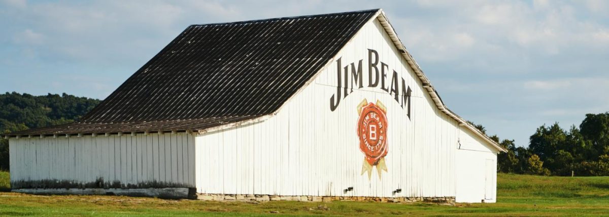 «Jim Beam: Διακόπτει την Παραγωγή και βάζει «Φωτιά» στον Ανταγωνισμό - Πόλεμος στο Χώρο του Αλκοόλ!»