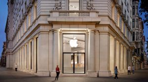 Νέα ή ενημερωμένα καταστήματα Apple θα ανοίξουν στη Βαρκελώνη, το Μόντρεαλ και την Ινδία
