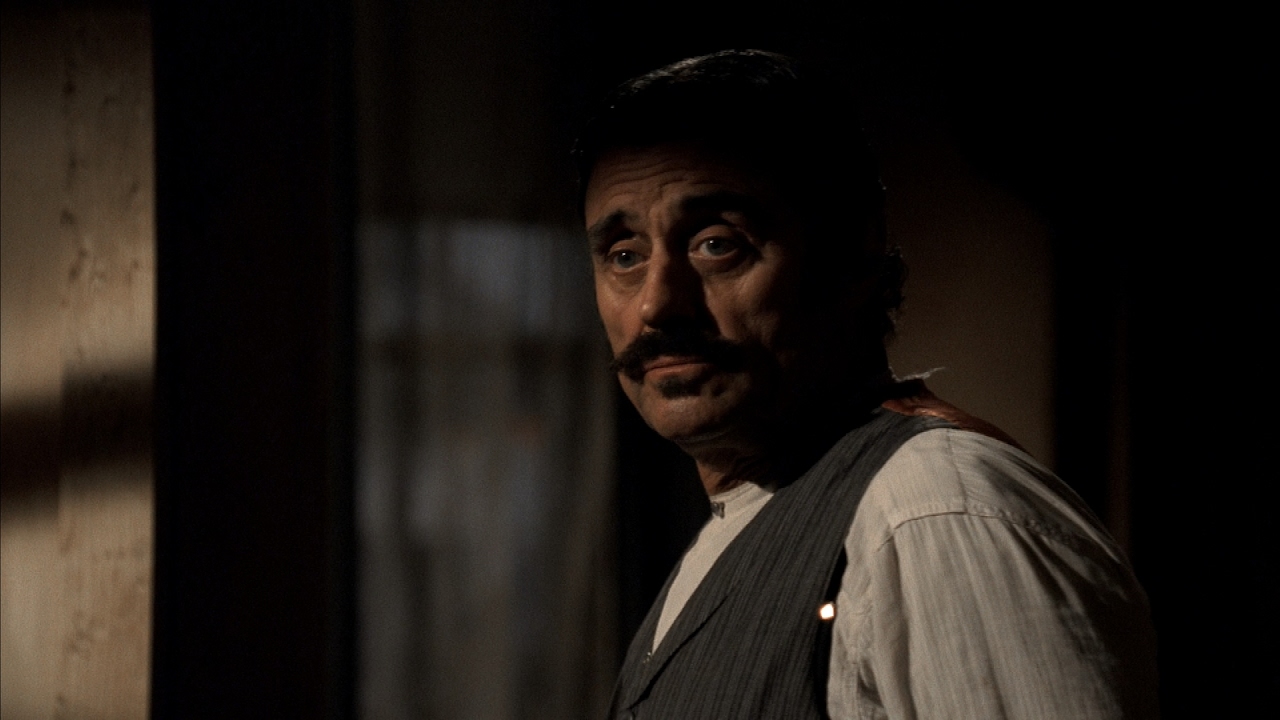 Ανακαλύψτε τις 5 εκπομπές που θα σας κρατήσουν ξύπνιους μετά το 'The Abandons' – το απόλυτο δράμα γουέστερν του Netflix! Trailer Deadwood (HBO) - YouTube